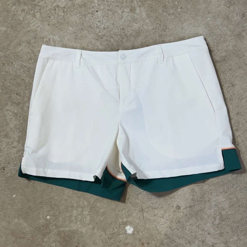 Oakley White Green Bella Golf Athletic Shorts Women’s Large Golfing NEW